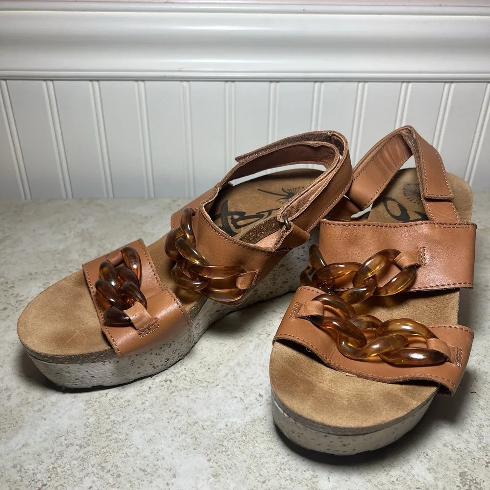 OTBT Fair Isle Leather Wedge Sandals Chain Accent Camel Tan Boho Chic Resort Sz6